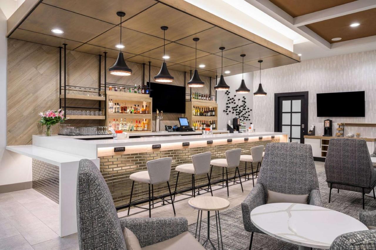 Hyatt House East Hotel 3*