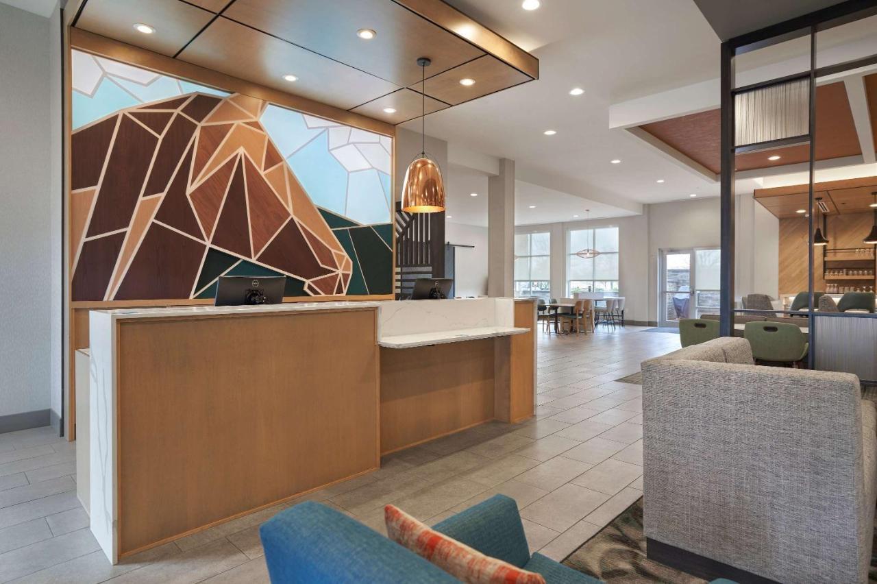 Hyatt House East 3*