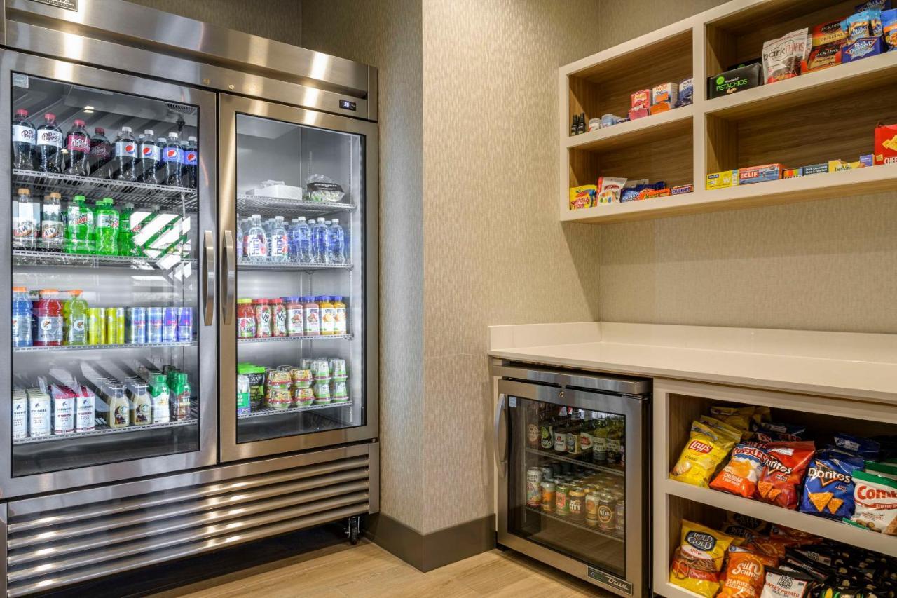Hyatt House East Hotel 3*