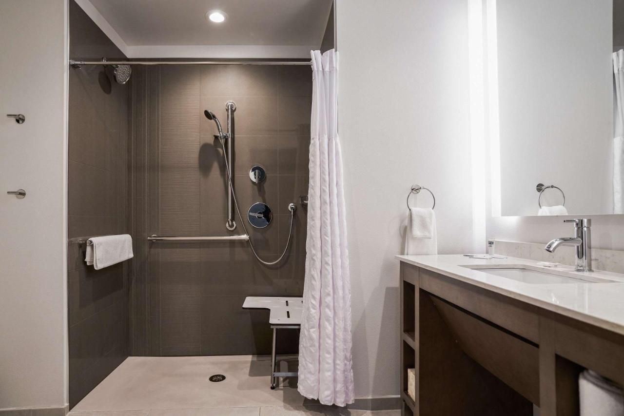 Hyatt House East Hotel 3*
